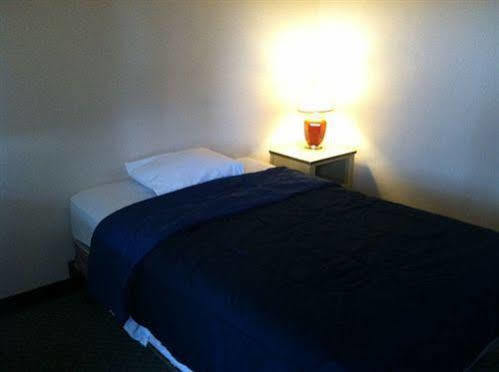 Airport Lodge Waukesha Esterno foto